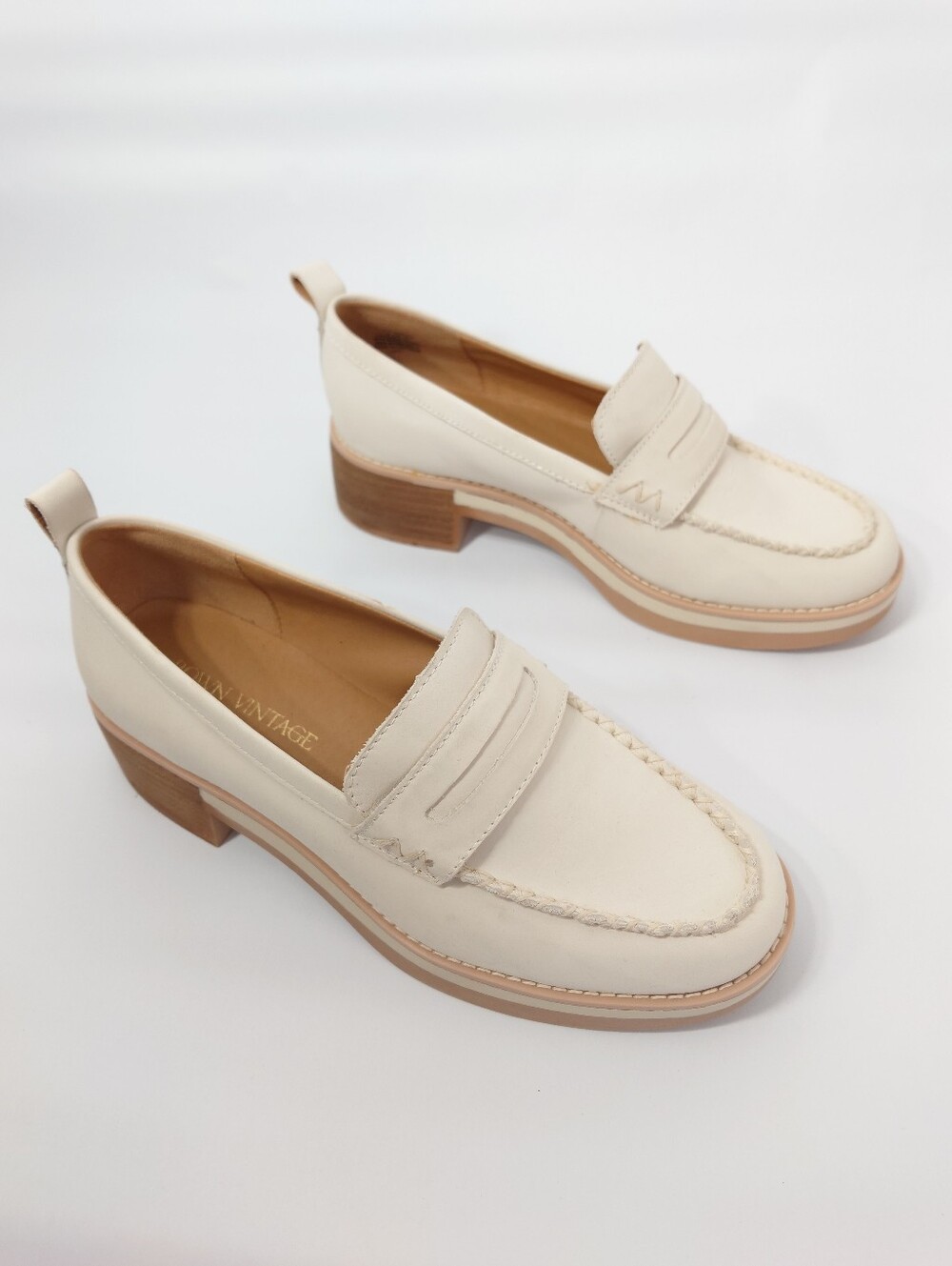 Crown Vintage Ivory Leather Penny Loafers Block Heel Size 9.5M - Picture 9 of 9